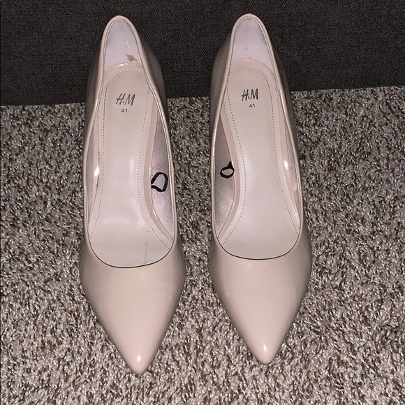 H&M Shoes - Nude heels